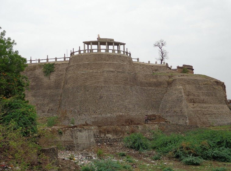 Akola Fort, Akola, Maharashtra - Vushii.com